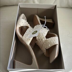 NIB “a new day” cream & pearl trim straw slide sandal